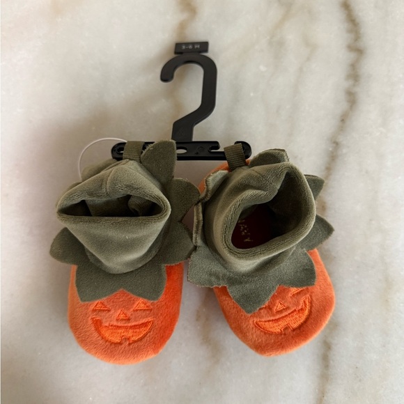 OLD NAVY Baby Pumpkin Slippers Size 3-6M - Picture 2 of 6